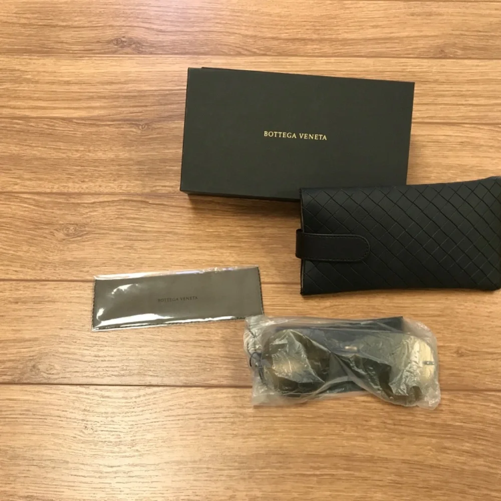 Bottega Veneta Sunglasses 515800 v4450